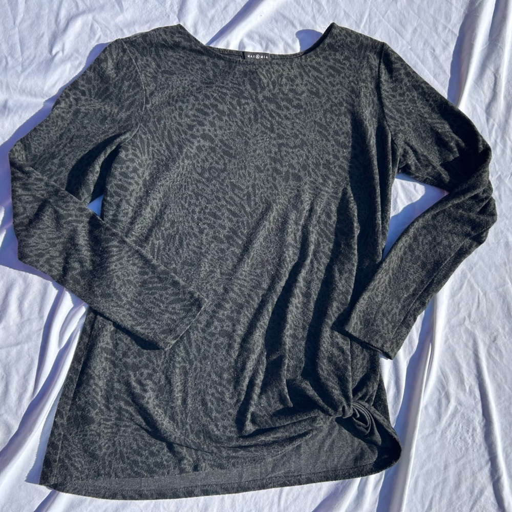 Max & Mia Charcoal Long Sleeve Twist-Hem Tee soft lightweight size small casual